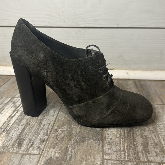 Tory Burch Black Lace Up Suede Booties Ankle High 4.5 inch Heel Boots Size 8 - Picture 3 of 5